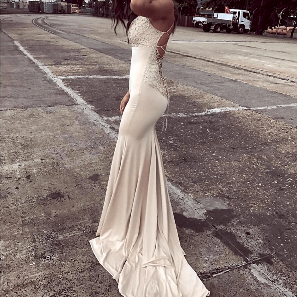 NWT Gemeli Power Jay and Co Gown in Black 4 - Picture 6 of 15